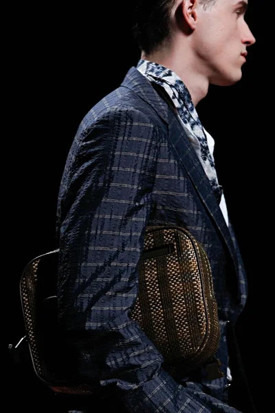 Look 53